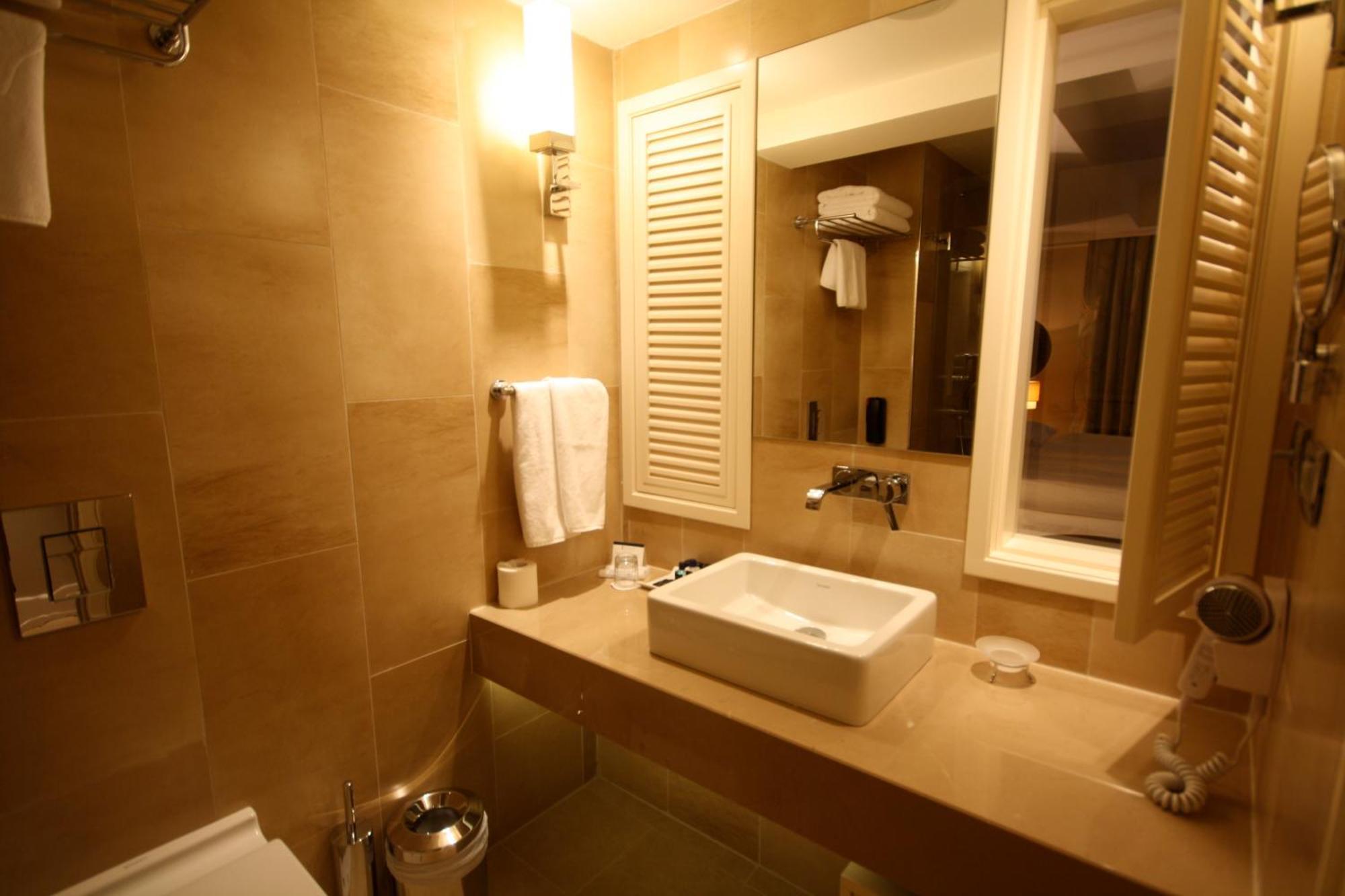 Titanic Comfort Sisli Истанбул Екстериор снимка